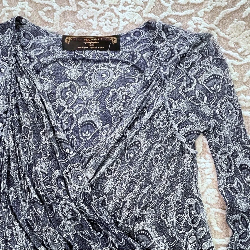 NWOT Free People New Romantics V-Neck Print Top